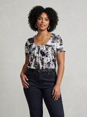 Reitmans Floral Abstract Watercolor Pleated Scoop Neck Top XL